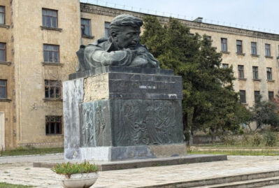 Cəfər Cabbarlının büstü restavrasiya ediləcək