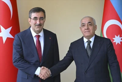 Əli Əsədov Cevdet Yılmazla danışdı