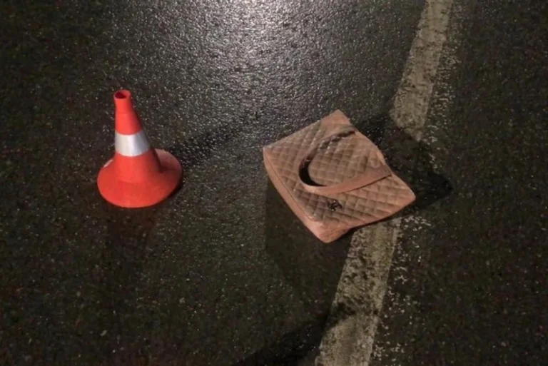 Abşeronda avtomobil piyadanı vuraraq öldürdü