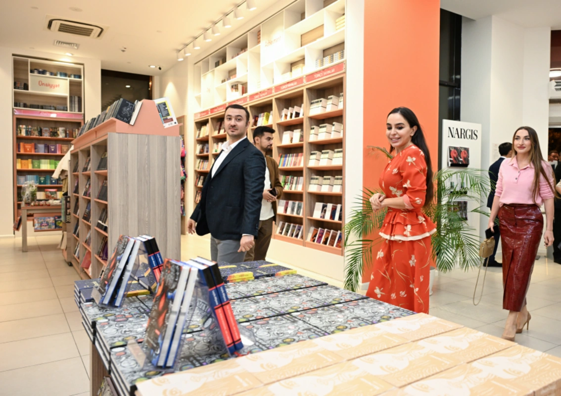 Prezidentin qızları və gəlini kitab təqdimatında – FOTOLAR