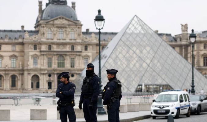 "Luvr"dan oğurlanan əşyalar ona satılacaqmış - 24 saat verildi