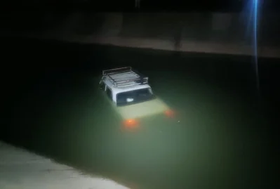 Tovuzda avtomobil su kanalına düşdü