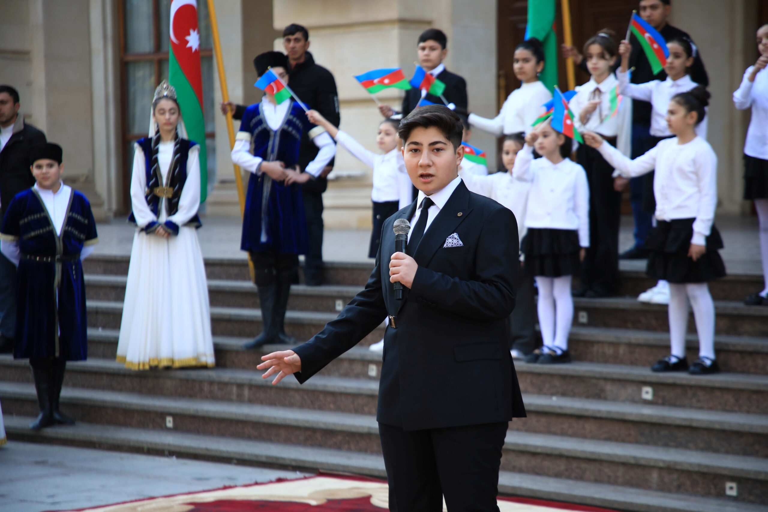 Gəncədə Dövlət Bayrağı Günü qeyd olundu - FOTOLAR 5 9T9A8456 scaled