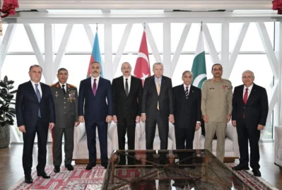 Azərbaycan Prezidentinin, Türkiyə Prezidentinin və Pakistanın Baş nazirinin üçtərəfli görüşü oldu