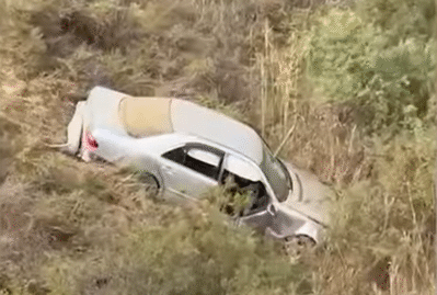 Maşın dərəyə aşdı, sürücü belə xilas edildi – VİDEO