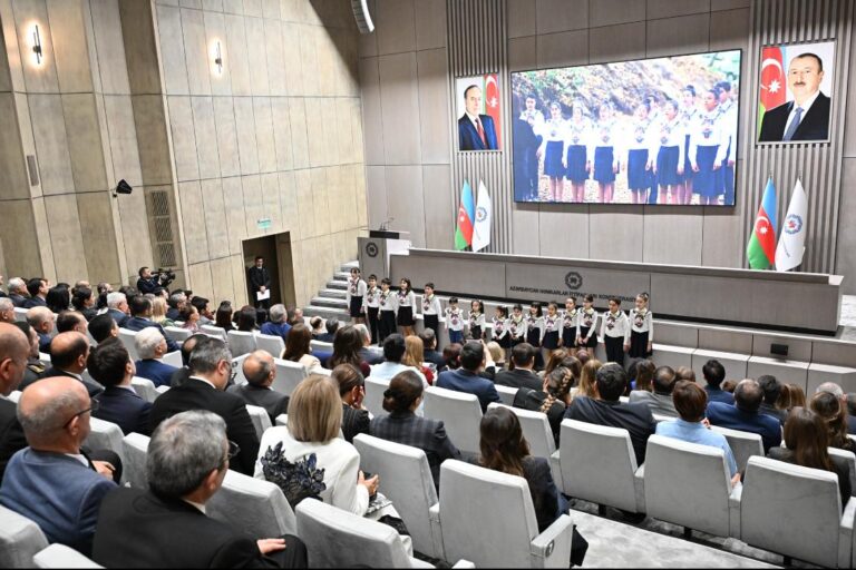 Azərbaycan Həmkarlar İttifaqları Konfederasiyasında Zəfər Günü qeyd edildi - FOTOLAR