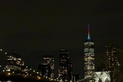 Azərbaycan bayrağı Nyu-York səmasında