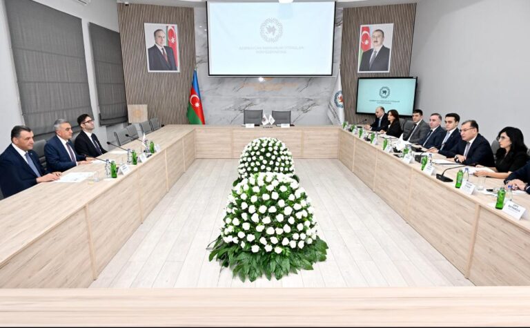Azərbaycan Həmkarlar İttifaqları Konfederasiyası və Vəkillər Kollegiyası arasında memorandum imzalandı - FOTOLAR