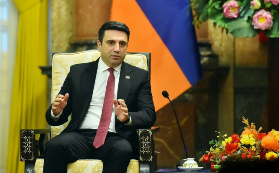 Qafarova xahiş etdi ki, Əliyevin bu sözünü ermənilərə çatdırım – Simonyan