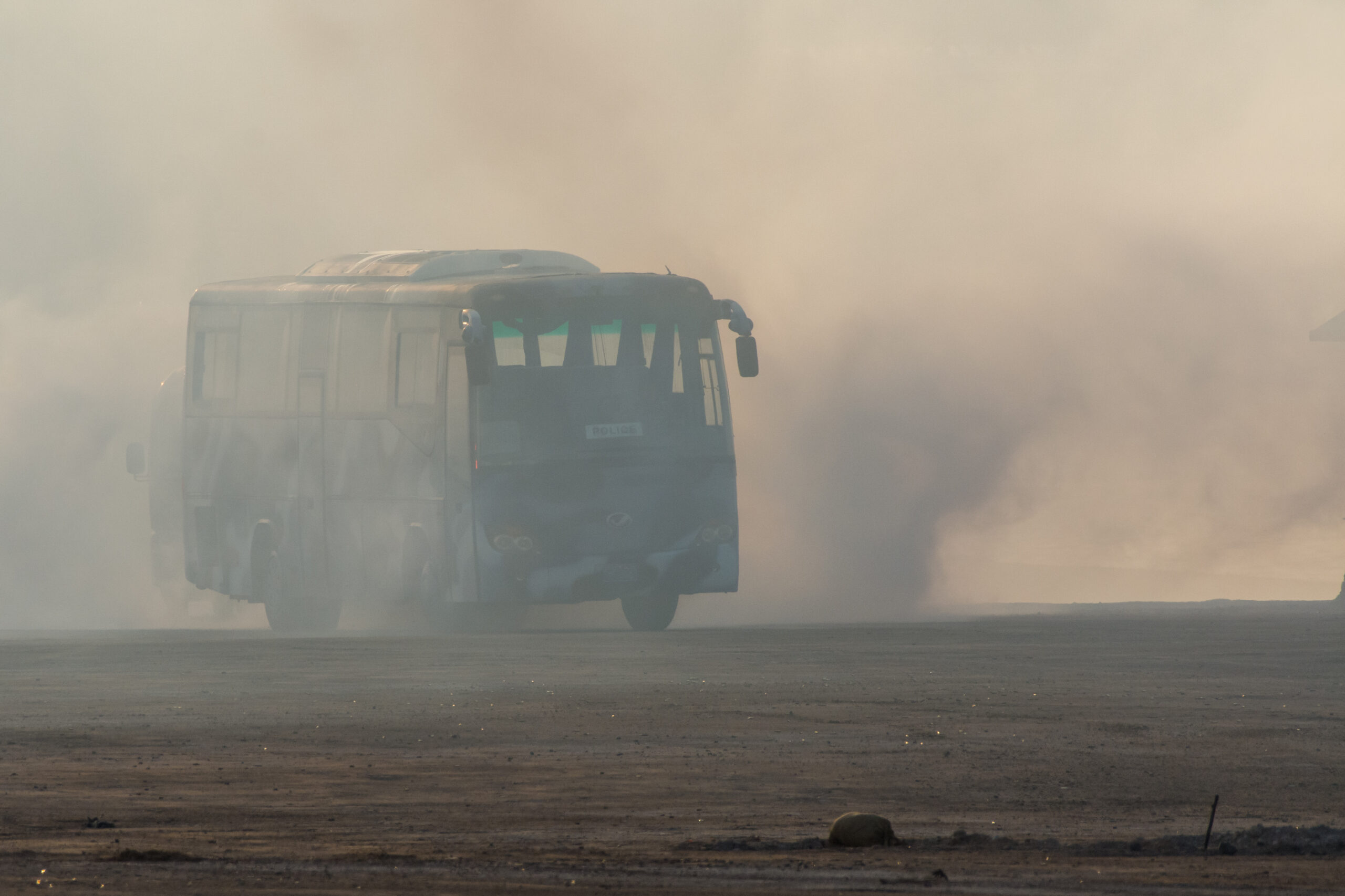 Bakıda avtobusda tüstülənmə oldu – VİDEO