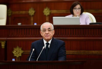 Baş nazir Milli Məclisə gəldi