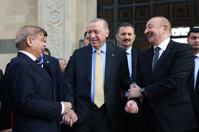 Ərdoğan hərbi paraddan fotolar paylaşdı
