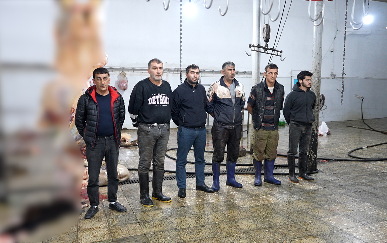 Birgə əməliyyat: 2 tona yaxın yararsız ət aşkarlandı - VİDEO 1 Birgə əməliyyat: 2 tona yaxın yararsız ət aşkarlandı - VİDEO