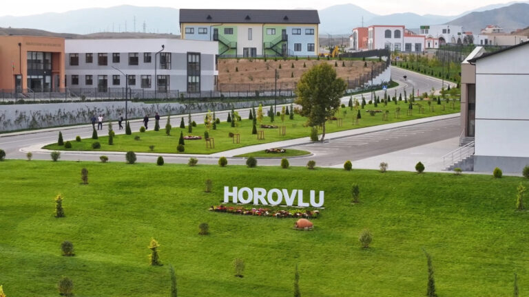 Horovlu kəndinə növbəti köç: açarlar təqdim olundu - FOTOLAR