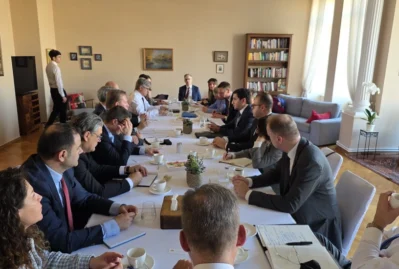 Hikmət Hacıyev NATO nümayəndə heyəti ilə müzakirə apardı - FOTO