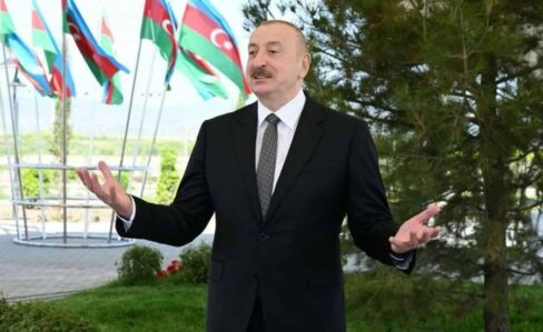 Prezidentdən sakinə: “Oxşayırsınız, bacısınız?”