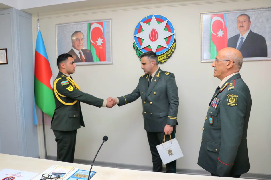 Hərbi Prokurorluq dəyirmi masa keçirdi - FOTOLAR 8 k 7