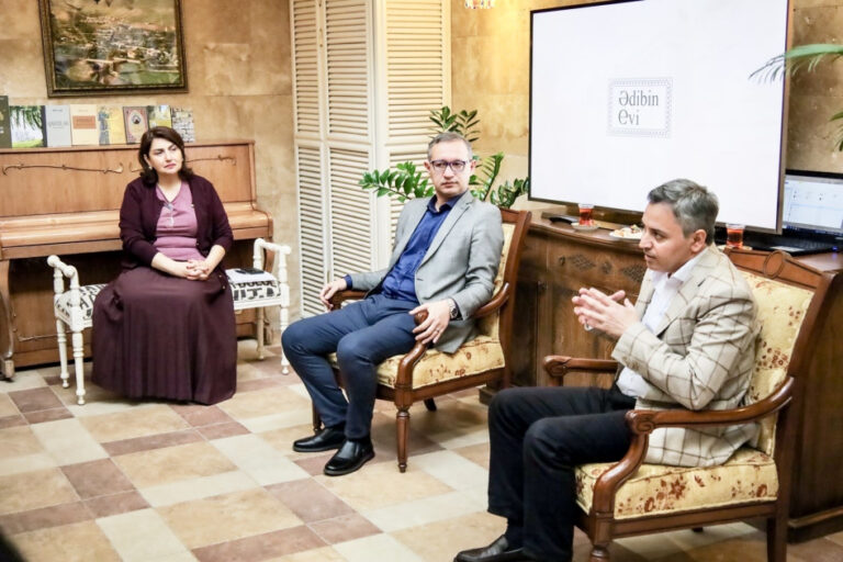 “QHT-lər mənəvi dəyərlərin keşiyində” mövzusunda ədəbi-mədəni müzakirə - FOTOLAR