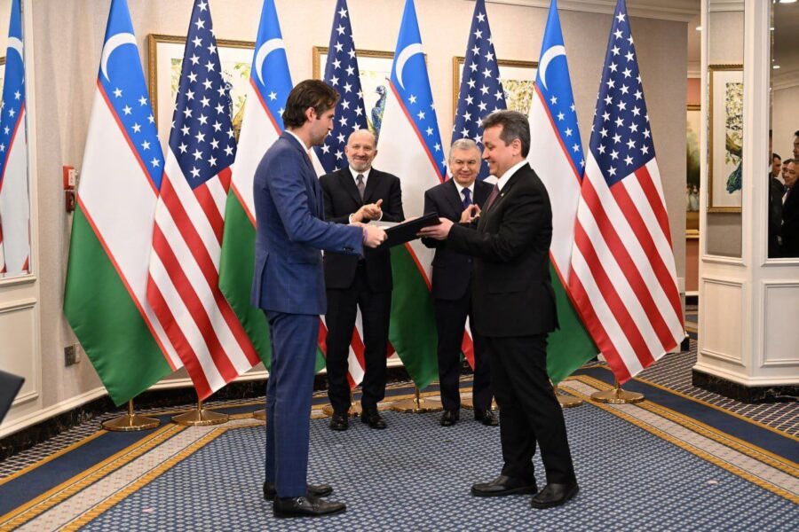 mirziyoyev signing 071125