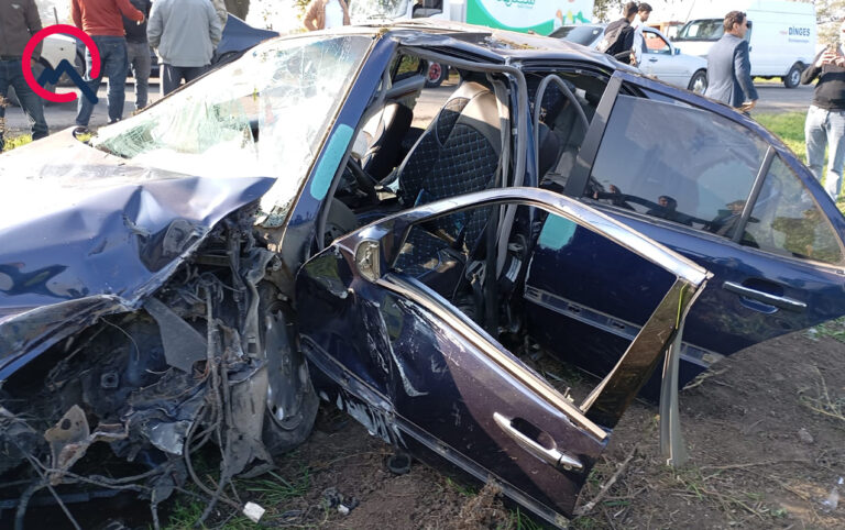 “Mercedes” aşdı: sürücü yaralandı - FOTO