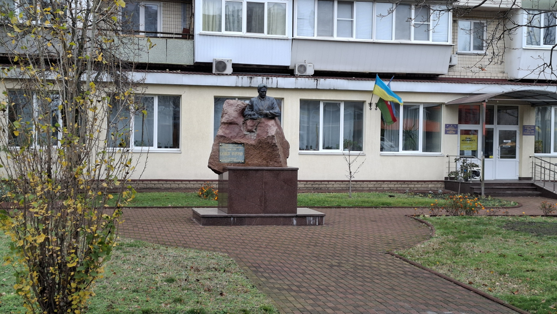 Rusiyanın hücumları gücləndi: Azərbaycan abidələri belə qorunur - FOTO 6 Rusiyanın hücumları gücləndi: Azərbaycan abidələri belə qorunur - FOTO