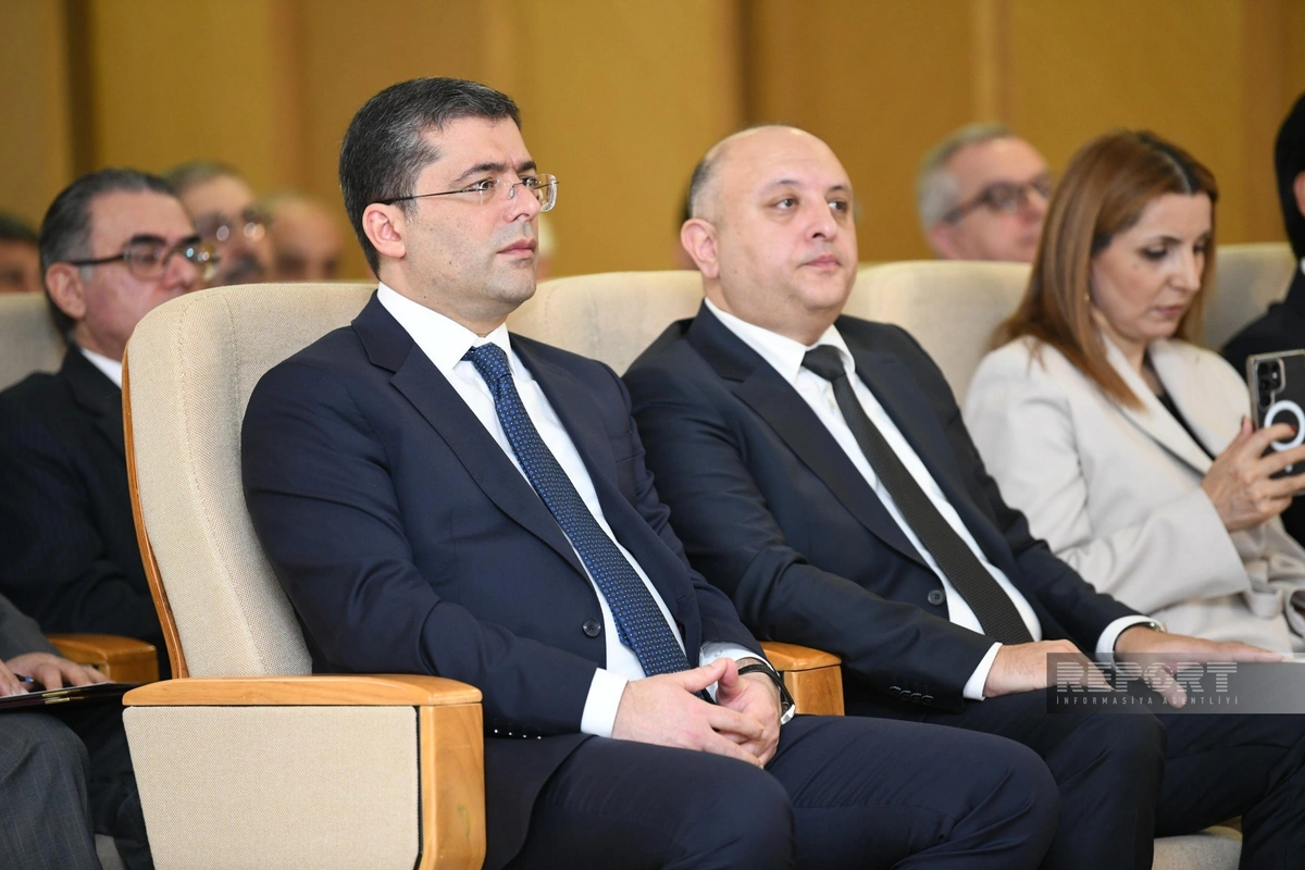 MEDİA və Mətbuat Şurasının birgə təşkilatçılığı ilə konfrans... - FOTOLAR 3 MEDİA və Mətbuat Şurasının birgə təşkilatçılığı ilə konfrans... - FOTOLAR