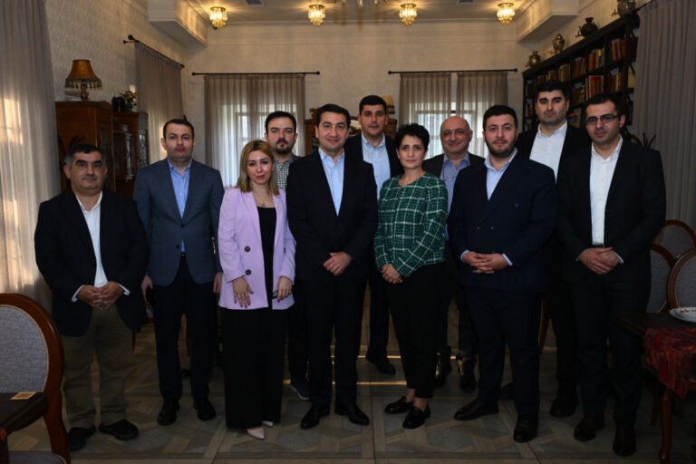 Bakıda Azərbaycan və Ermənistan vətəndaş cəmiyyəti nümayəndələri görüşdü - FOTOLAR