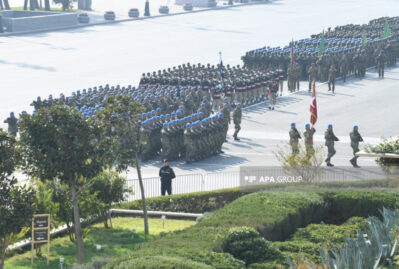 Türkiyə və Pakistan hərbçiləri hərbi paradda... - VİDEO