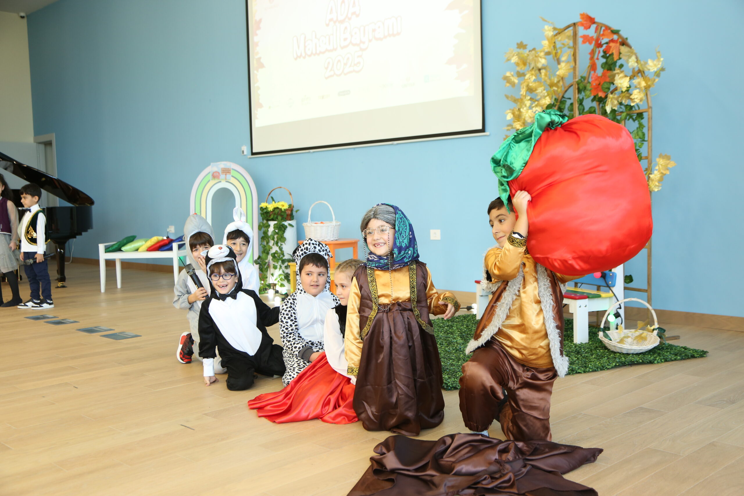 ADA ilə “Veysəloğlu”nun tərəfdaşlığı: xeyriyyə məqsədli festival keçirildi - FOTO 6 ADA ilə “Veysəloğlu”nun tərəfdaşlığı: xeyriyyə məqsədli festival keçirildi - FOTO