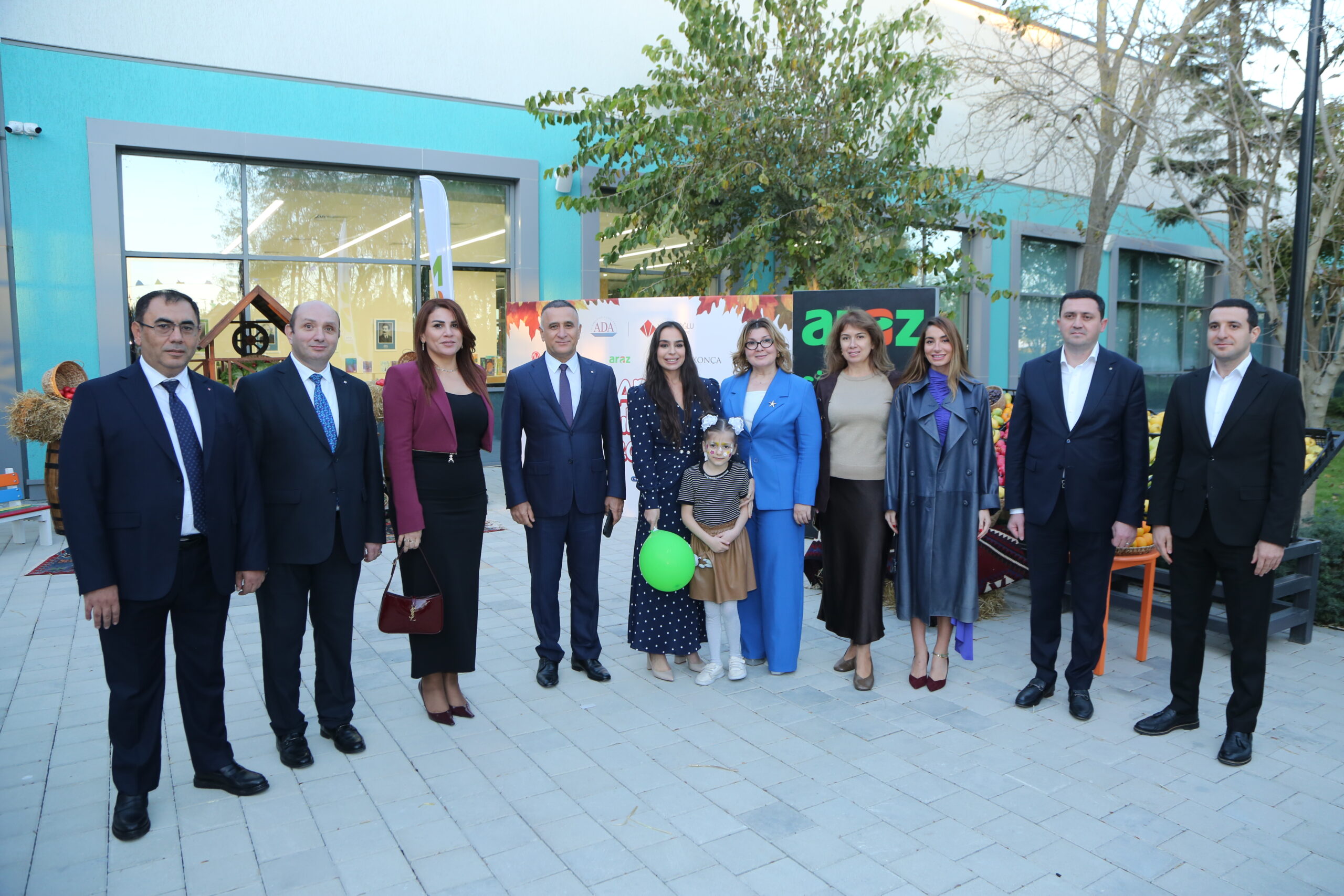 ADA ilə “Veysəloğlu”nun tərəfdaşlığı: xeyriyyə məqsədli festival keçirildi - FOTO 7 ADA ilə “Veysəloğlu”nun tərəfdaşlığı: xeyriyyə məqsədli festival keçirildi - FOTO