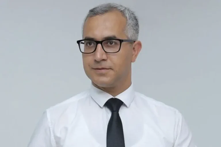 Kamran Əsədova cinayət işi açıldı - Abituriyentlərə cavabları belə ötürürmüş