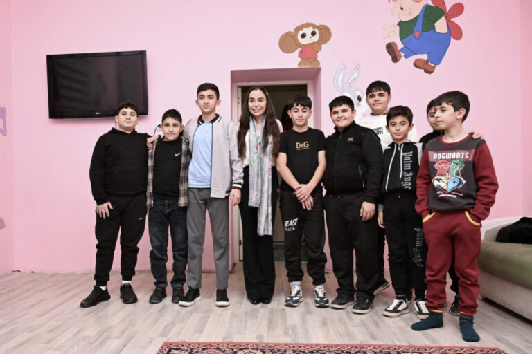 Leyla Əliyeva Səhiyyə Nazirliyi 5 saylı Uşaq Vərəm Sanatoriyasını ziyarət edib – FOTO