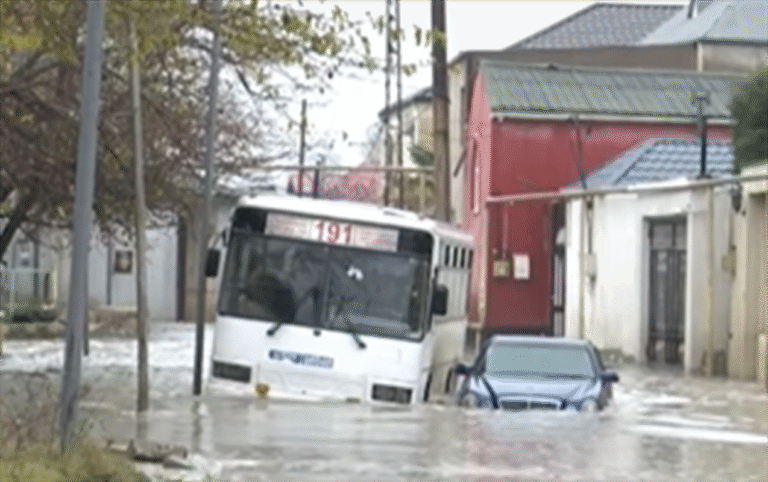 “6-7 ildir hər qış bu yolda əziyyət çəkirik...” - VİDEO