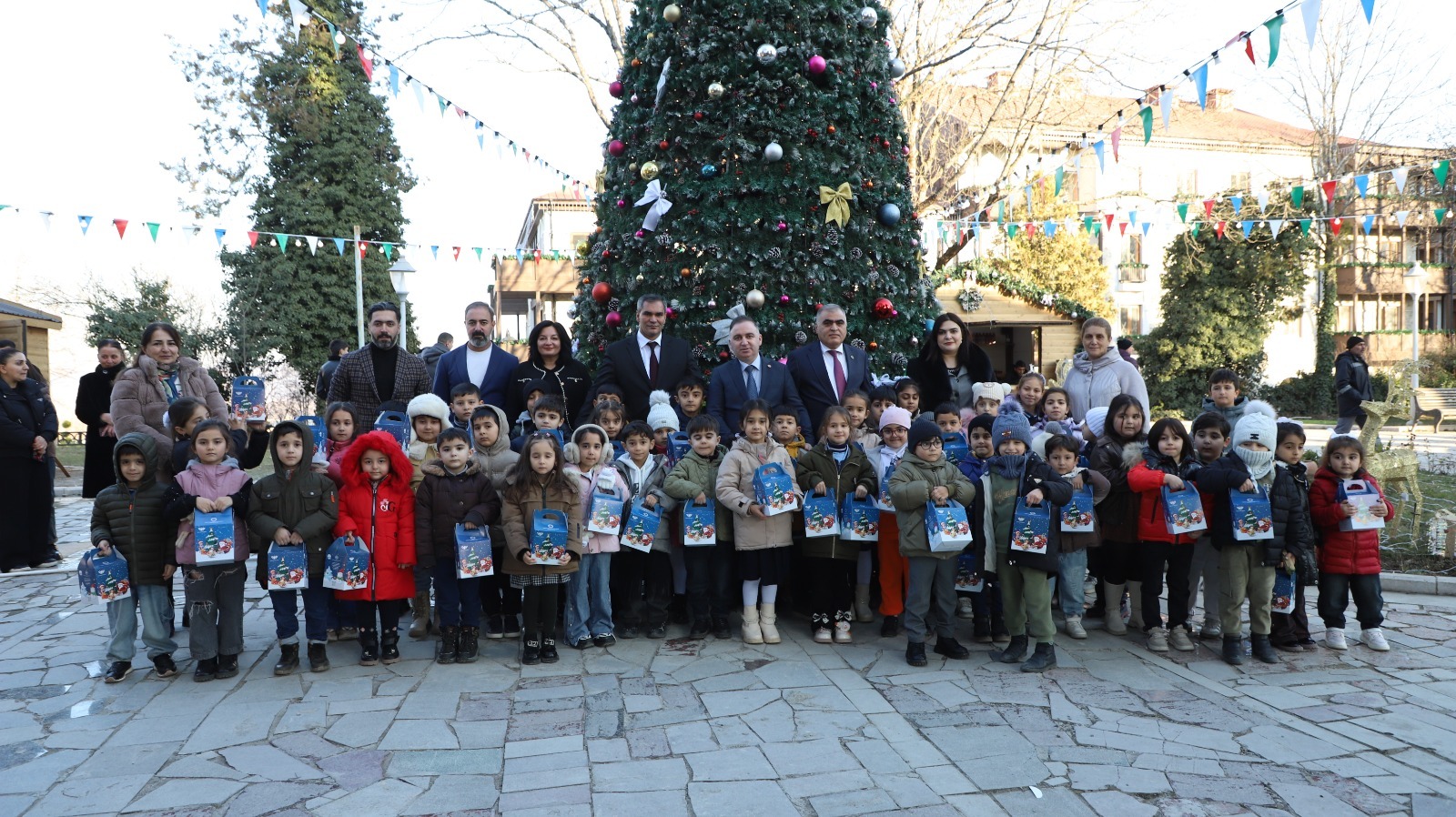 AHİK uşaqlar üçün bayram şənlikləri təşkil edib - Fotolar