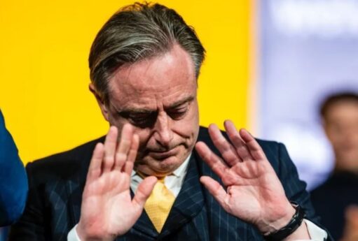 "Bu, oğurluqdur" – Dö Vever Brüsseli hədəfə aldı 23 "Bu, oğurluqdur" – Dö Vever Brüsseli hədəfə aldı