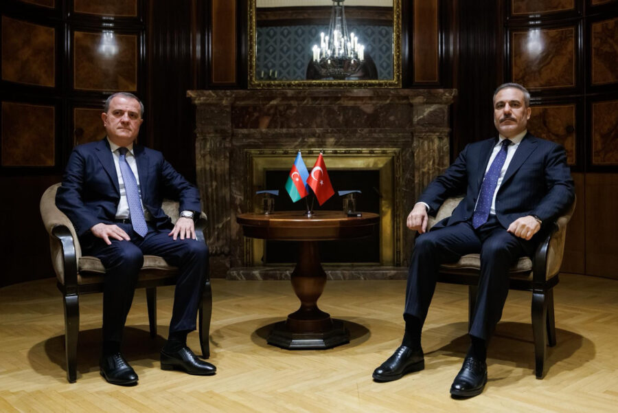 Ceyhun Bayramov Hakan Fidanla görüşdü