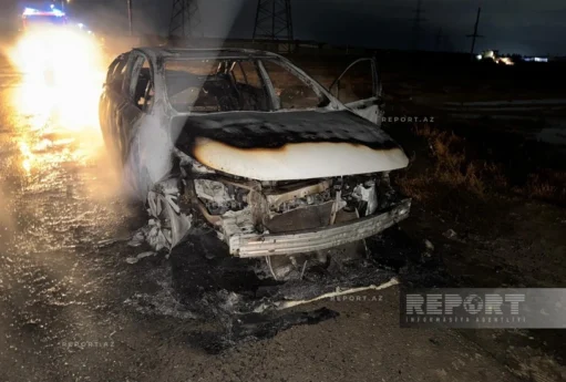 Sumqayıtda avtomobil yandı