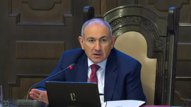 Məmurlar şokda: Paşinyan dövlət qulluqçularına elə bir şey təklif etdi ki...