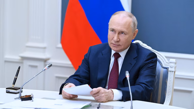 Putin hərbçilərlə bağlı qərar imzaladı