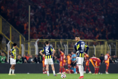 "Qalatasaray" – "Fənərbaxça" qarşılaşmasında dava düşdü – VİDEO