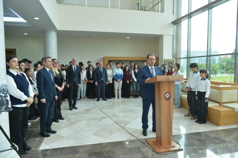Lənkəranda Heydər Əliyevlə bağlı foto-sərgi və forum keçirildi - FOTOLAR