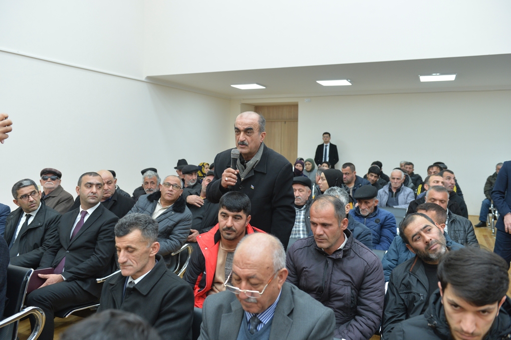 Taleh Qaraşov cari ilin sonuncu səyyar görüş-qəbulunu keçirdi - FOTOLAR 5 Taleh Qaraşov cari ilin sonuncu səyyar görüş-qəbulunu keçirdi - FOTOLAR