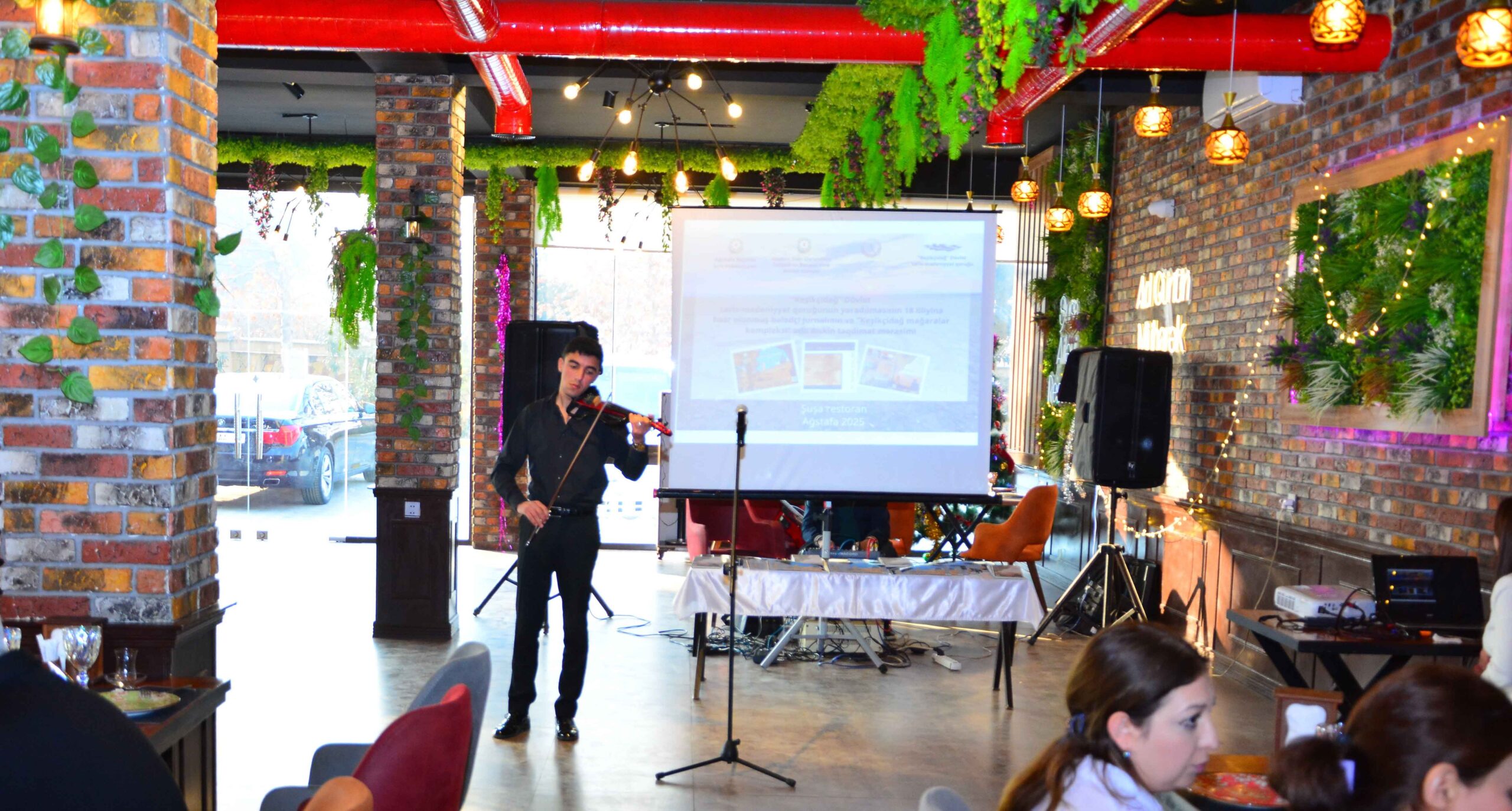 Ağstafada Keşikçidağla bağlı bələdçi jurnalının və diskin təqdimatı keçirildi - FOTOLAR 7 Ağstafada Keşikçidağla bağlı bələdçi jurnalının və diskin təqdimatı keçirildi - FOTOLAR