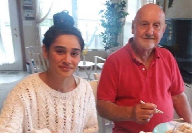 Türkiyənin məşhur aktrisası xristian oldu - FOTO