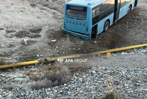 Ordubadda avtobus qaz xəttinə çırpıldı