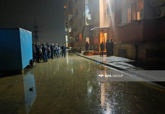 Bakıda binada güclü yanğın: ölənlər var - VİDEO+Yeniləndi 4 Bakıda binada güclü yanğın: ölənlər var - VİDEO+Yeniləndi