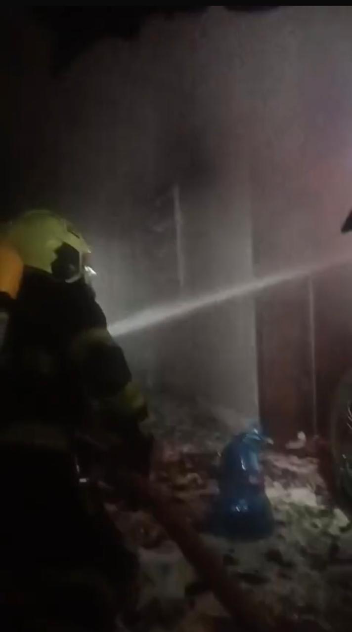 Bakıda binada güclü yanğın: ölənlər var - VİDEO+Yeniləndi 3 Bakıda binada güclü yanğın: ölənlər var - VİDEO+Yeniləndi