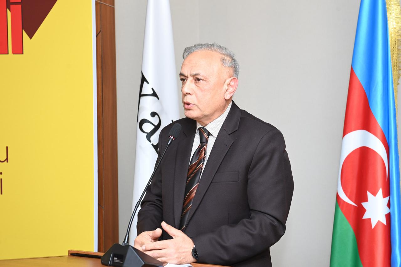 Mirzə Qədim İrəvani “Xalq Əmanəti” layihəsinin 26-cı nəşrində - FOTOLAR 2 WhatsApp Image 2025 12 04 at 10.09.16