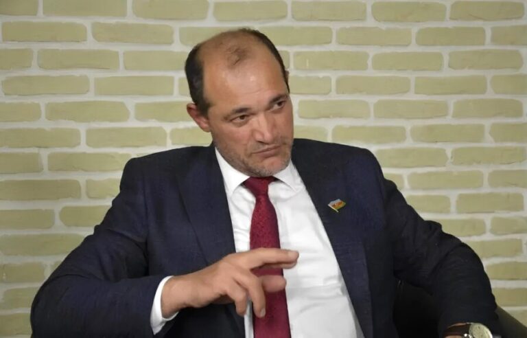 “Bəzi məmurların həbsi belə qorxu yaratmır” – Razi Nurullayev