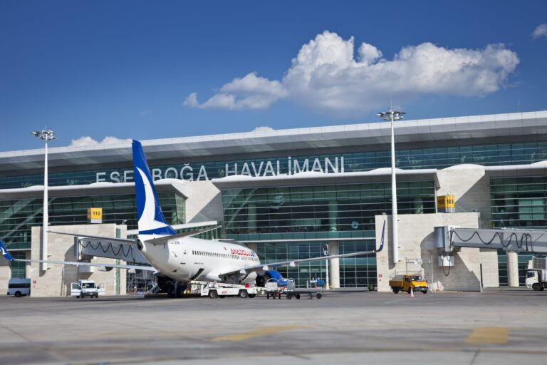 Ankara hava limanı bağlandı - Uçuşlar ləğv olunur